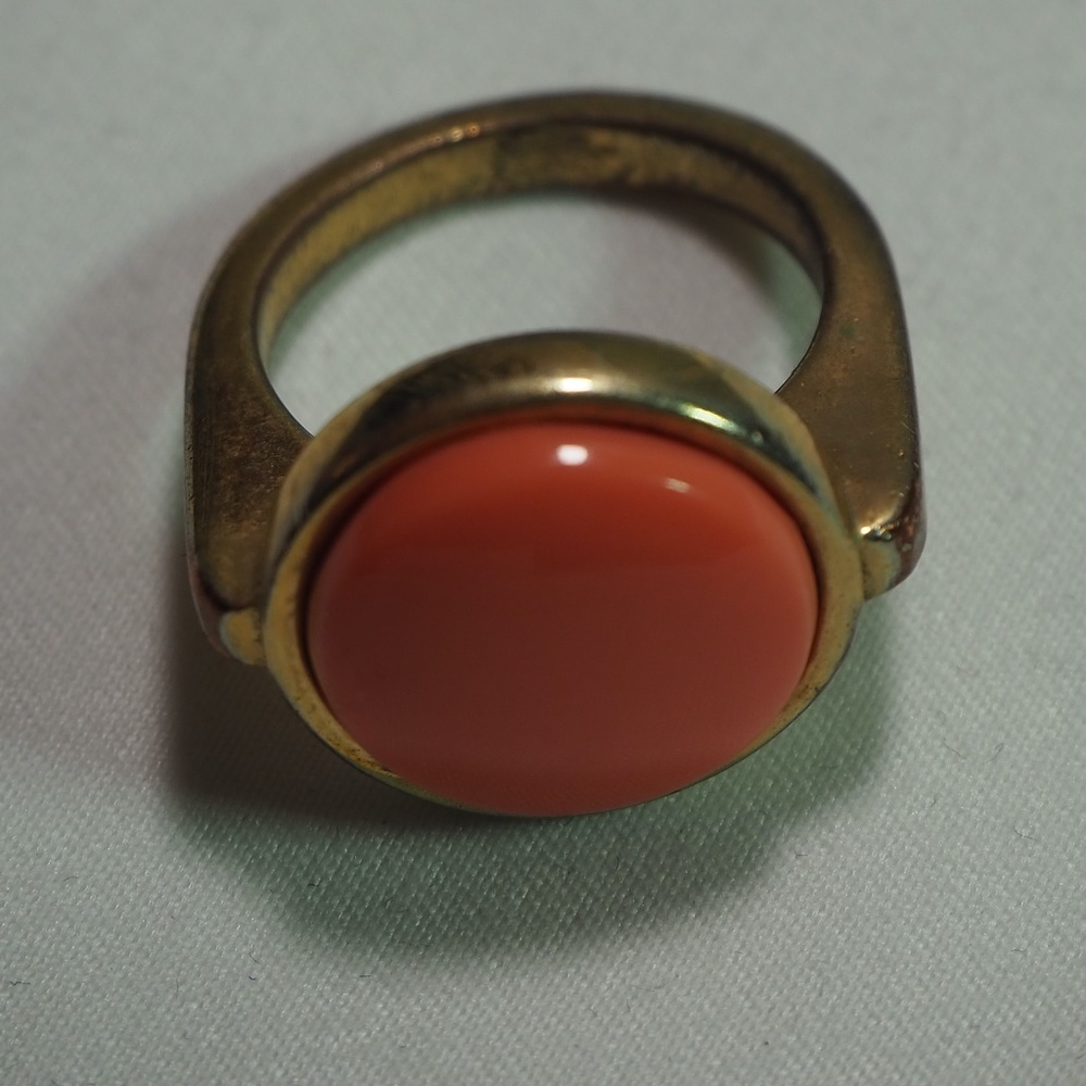 Gold an coral ring
